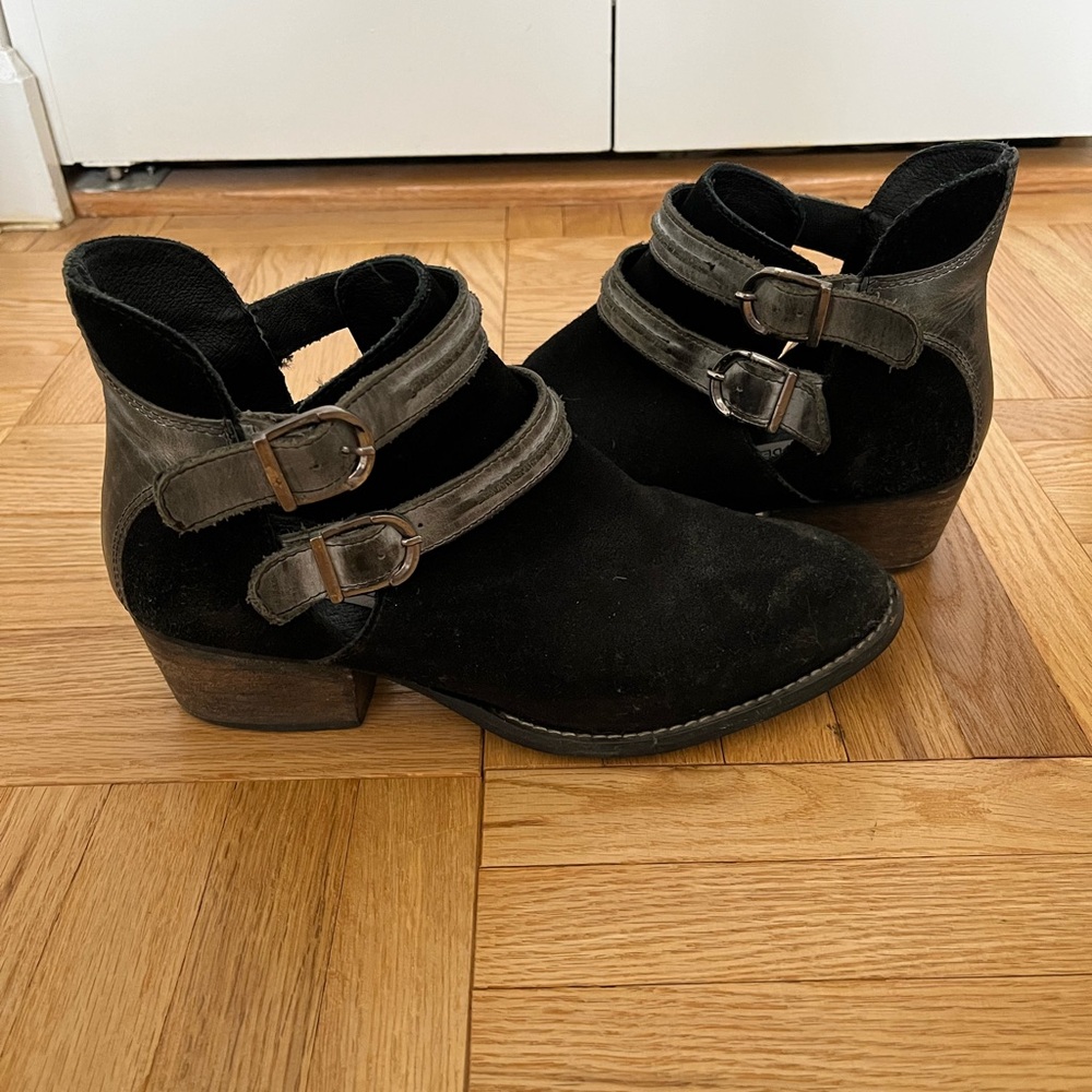 Steve Madden Black Buckle Boots - Picture 3 of 7